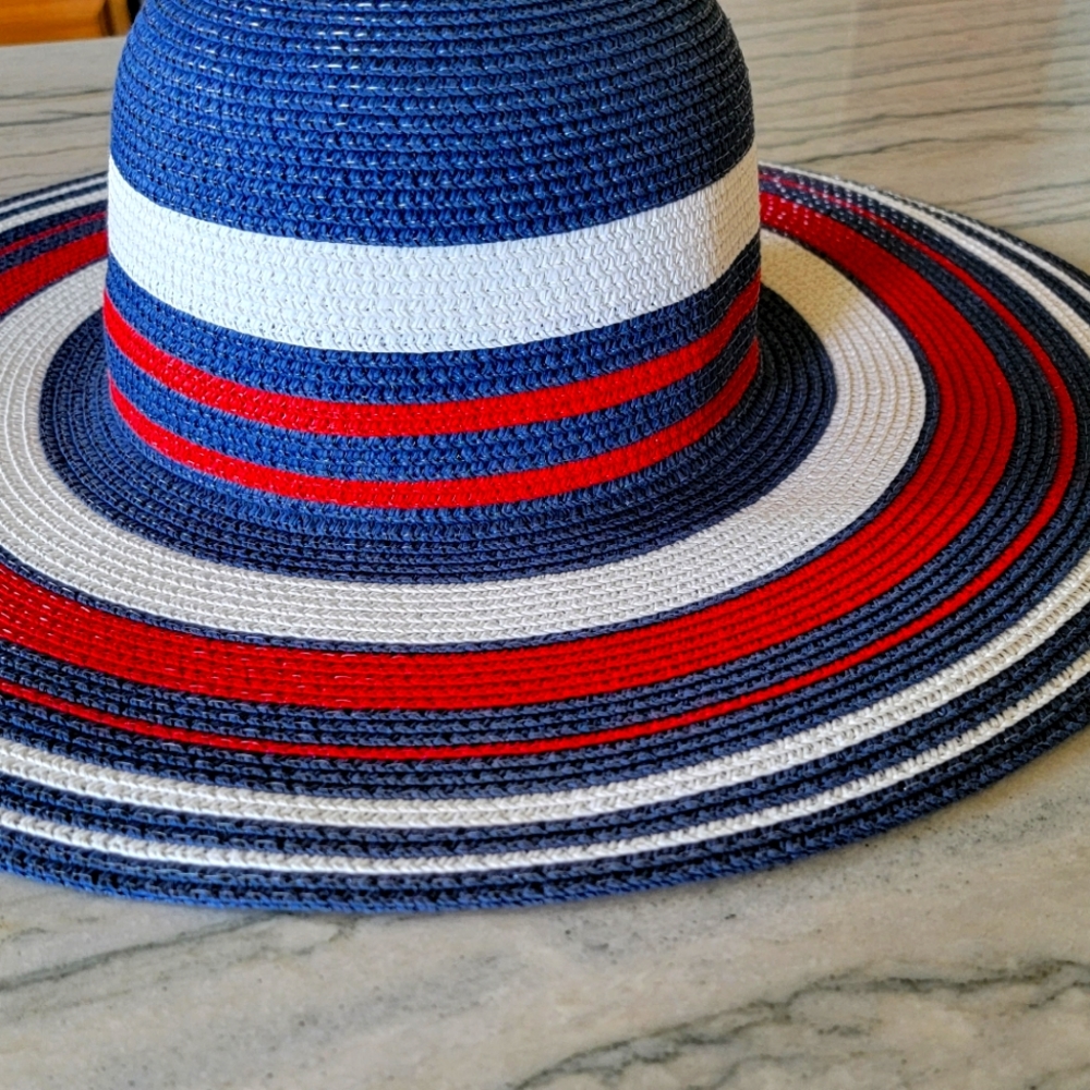 Floppy sun hat 👒